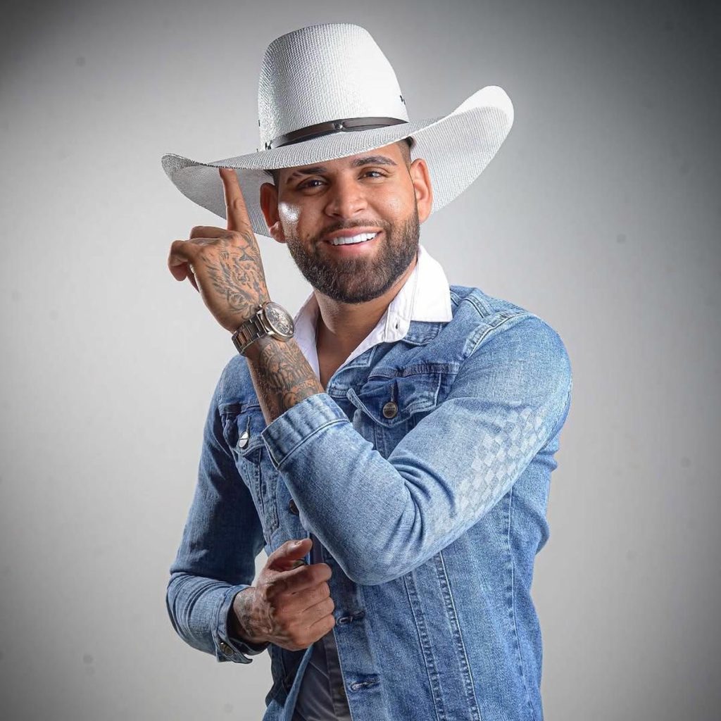 Guilherme Silva lança a playlist ’20 Super Sucessos’ com faixas que definem o momento