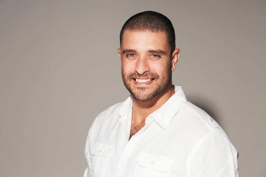 Diogo Nogueira: 20 Super Sucessos – Uma Viagem pelo Samba Contemporâneo