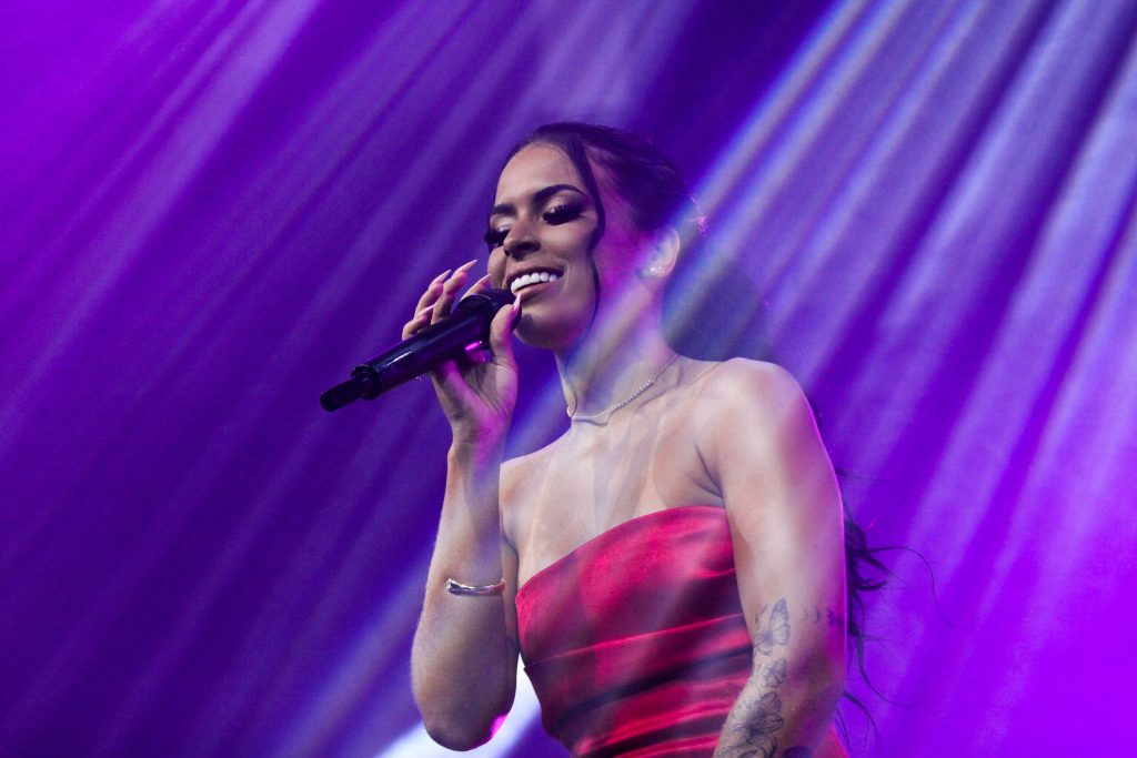 Grazi Almeida: 20 Sucessos que Dominam o Forró e o Piseiro