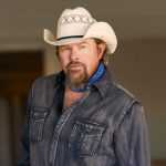 Toby Keith: 20 hits que definem o country e elevam qualquer playlist