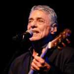 20 Sucessos de Chico Buarque: uma imersÃ£o na poesia da MPB