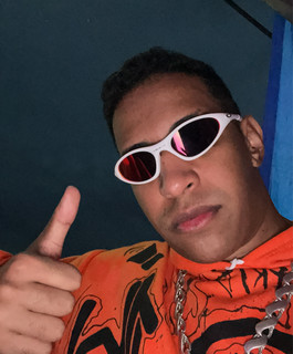 Douth em Destaque: 20 Super Sucessos que definem a vibração da banda