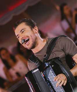 Luan Estilizado lanÃ§a 20 Super Sucessos: a playlist que vocÃª precisa conhecer