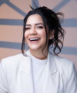 Stella Laura: 20 Super Sucessos na Playlist