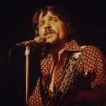 Waylon Jennings: 20 Sucessos que Definem o Country Outlaw