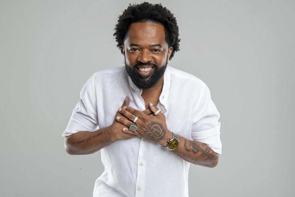 Xande De Pilares: 20 Super Sucessos em Uma Playlist que Celebra o Samba-Reggae