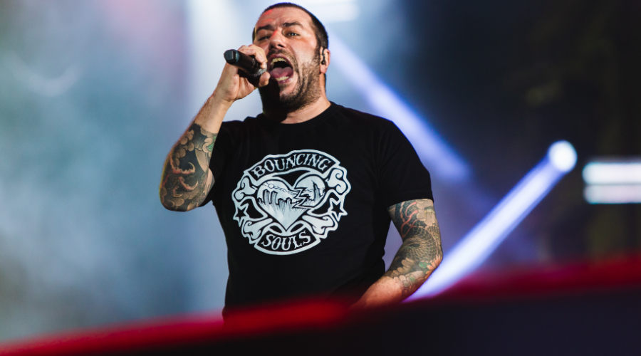 CPM 22: 20 Sucessos que moldaram o rock brasileiro