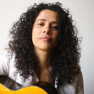 Nuria Mallena: 20 Suigos Sucessos para Ouvir Agora