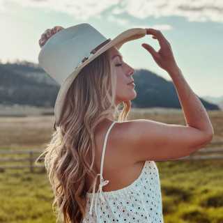 Colbie Caillat: 20 Sucessos que Encantam — Playlist para Relaxar e Sonhar
