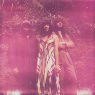 Khruangbin: 20 Super Sucessos – Guia de Ouvir e Explorar