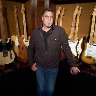 Vince Gill: 20 Sucessos que Definem a Sua Jornada Musical